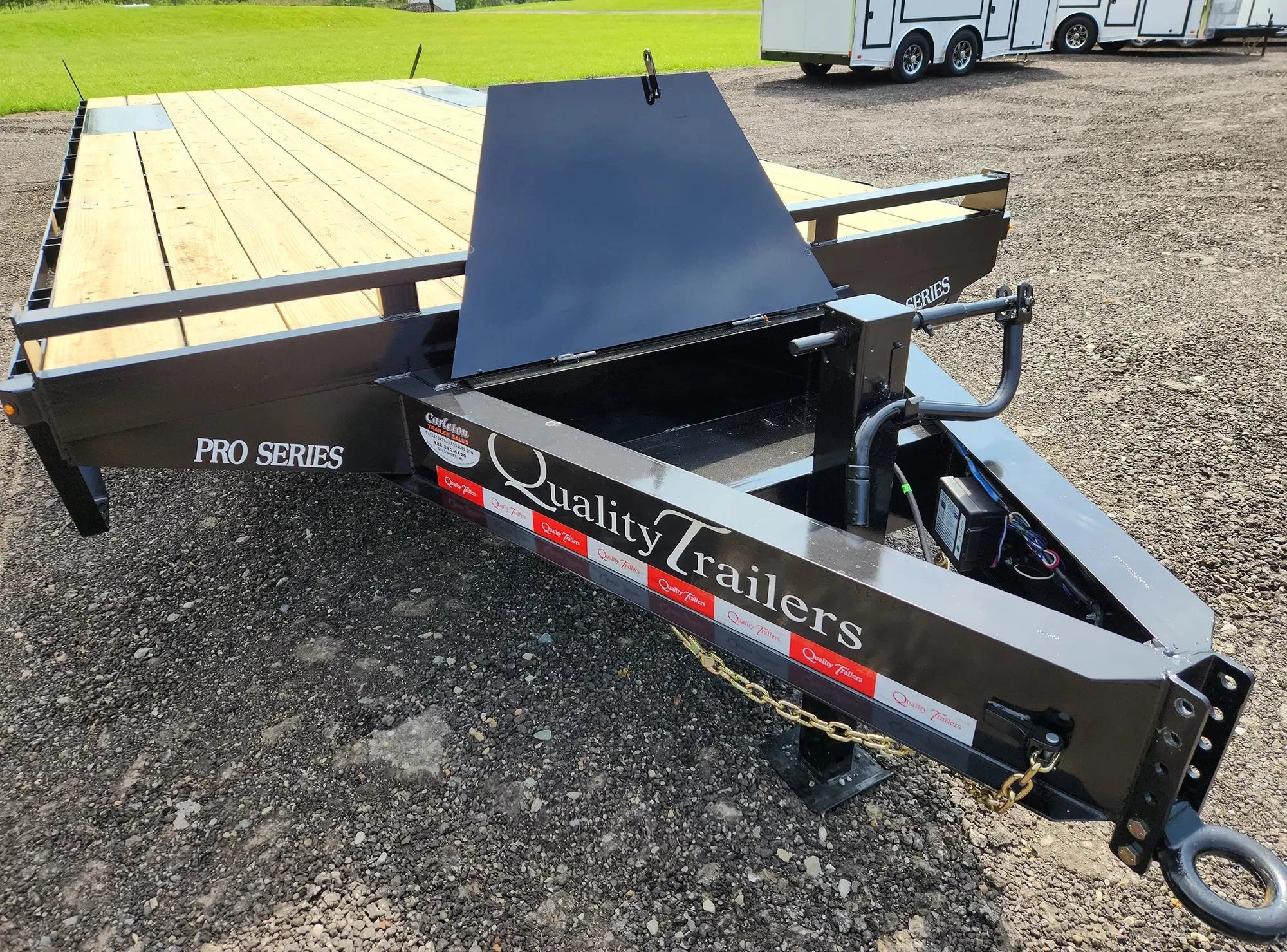 25' Deckover Equipment Trailer 25k GVWR | Quality Trailers