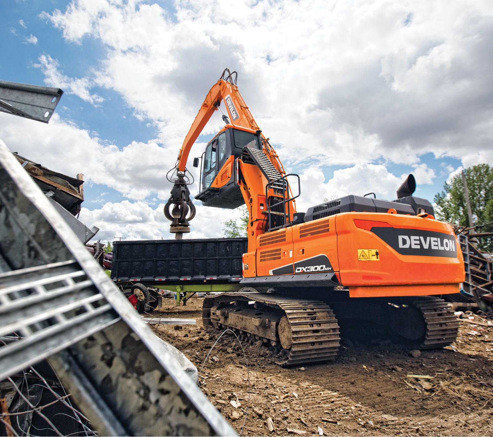 DX300MH-5 Material Handler | Doosan