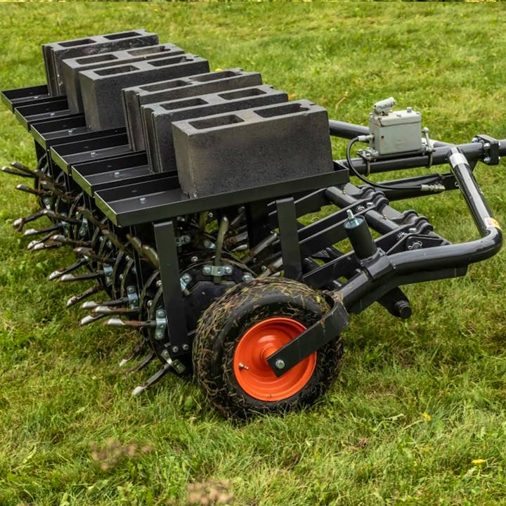 AE72 Tow Behind | Bobcat - Stock Image 4
