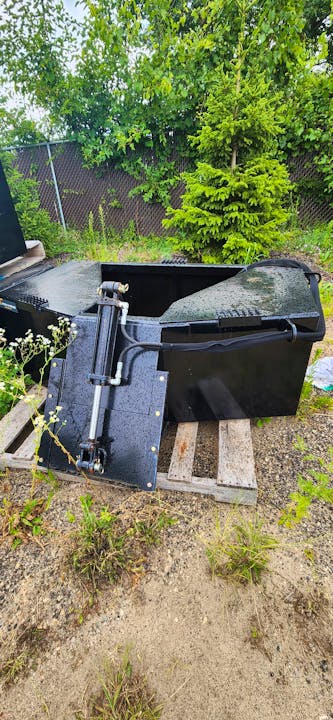 Dispensing Bucket | Blue Diamond - Stock Image 2