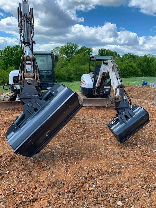 Tilt Grading Bucket | Mongo - Stock Image 5
