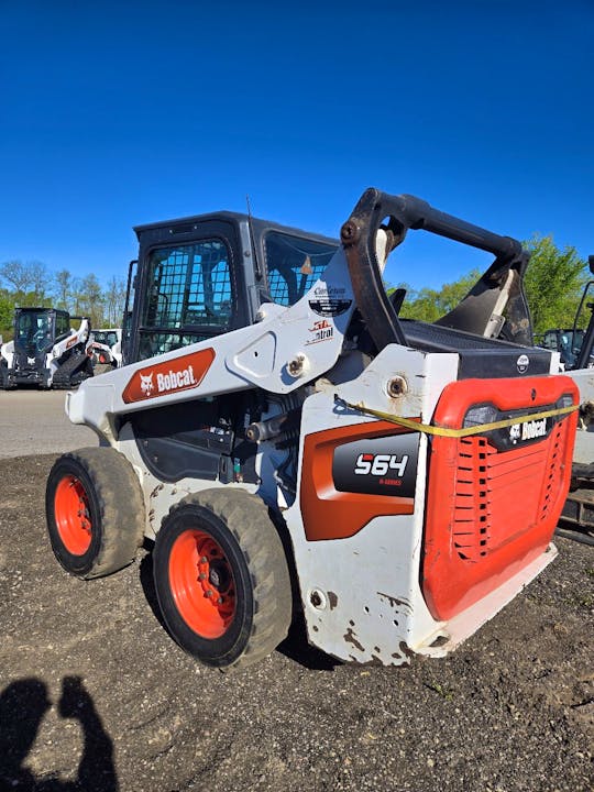 S64 - 68915