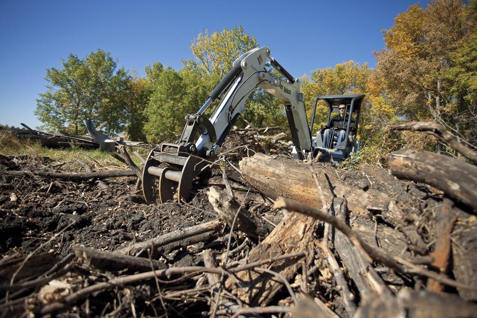 Three-Tine Grapple | Bobcat