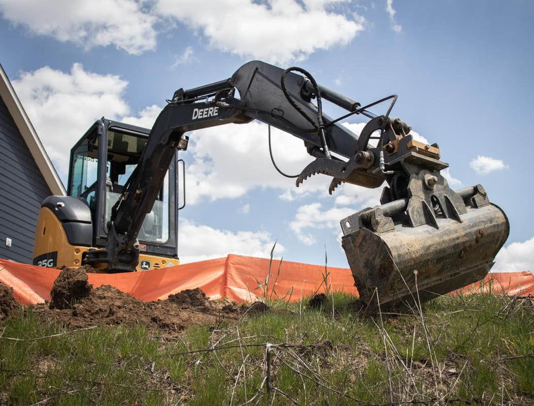 Tilt Grading Bucket | Mongo