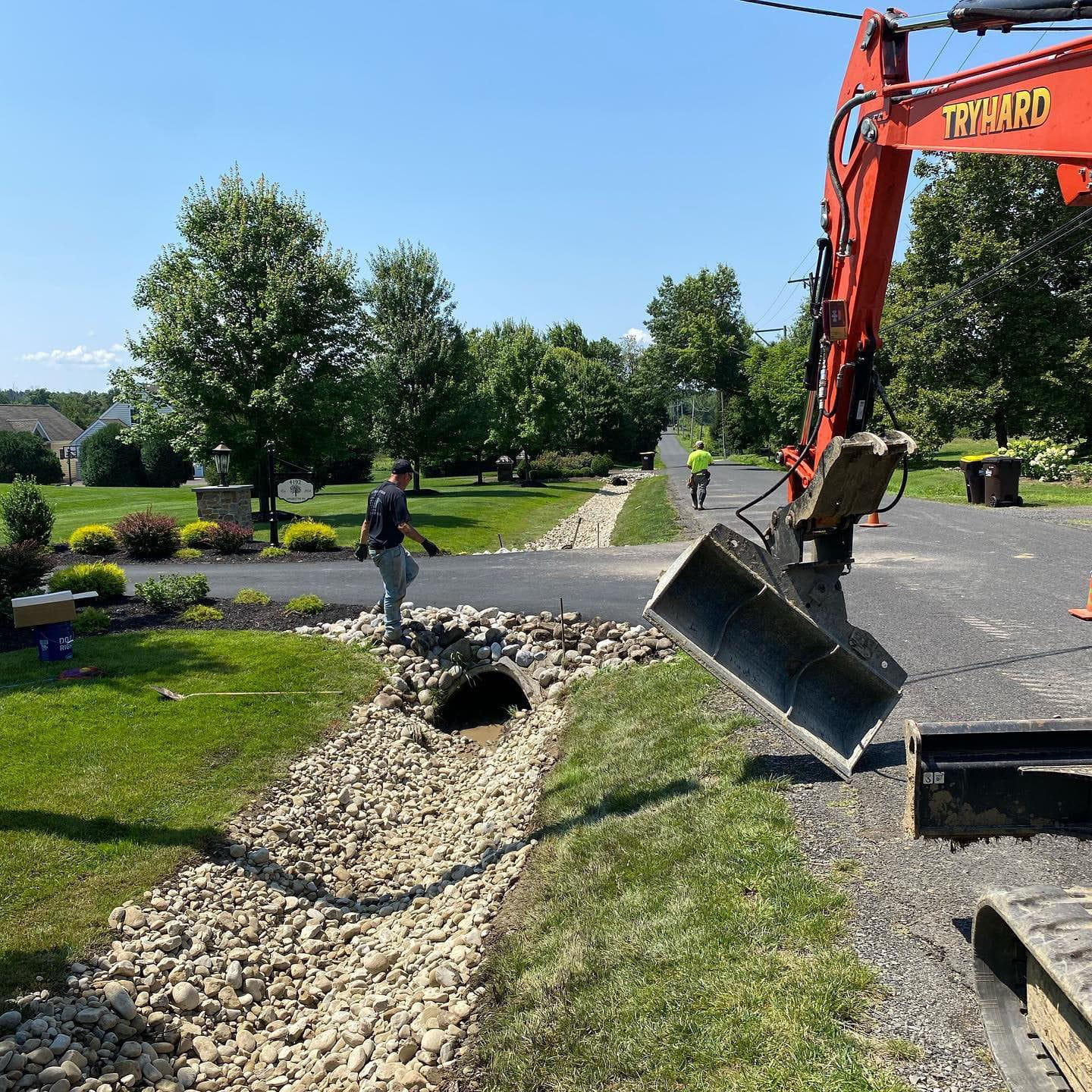 Tilt Grading Bucket | Mongo