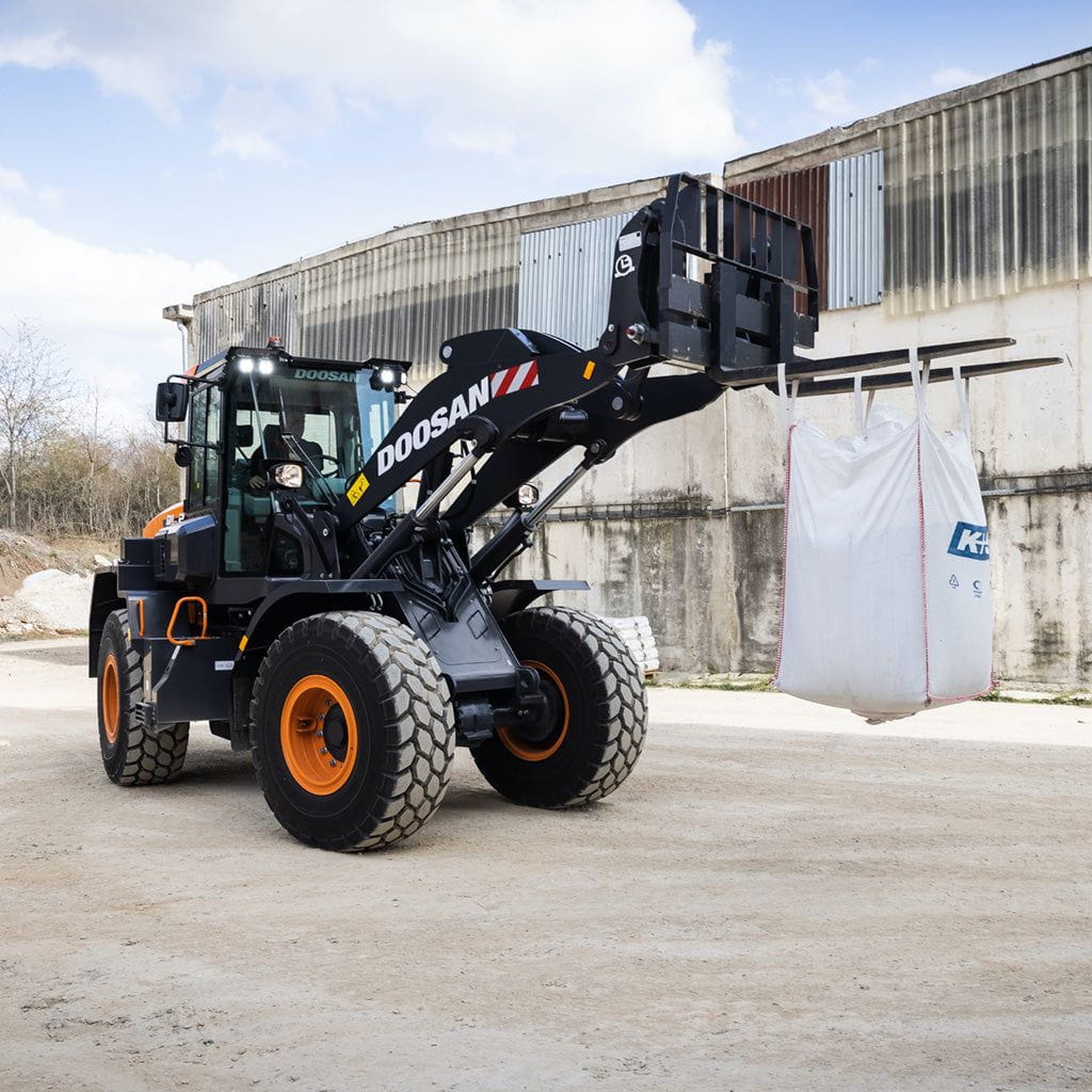 Develon DL250 Series - Rental