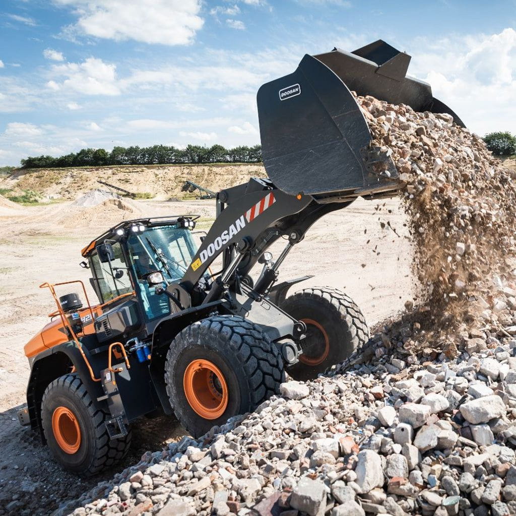 Develon DL420 Series - Rental