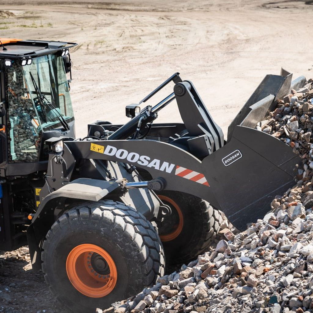 Develon DL420 Series - Rental