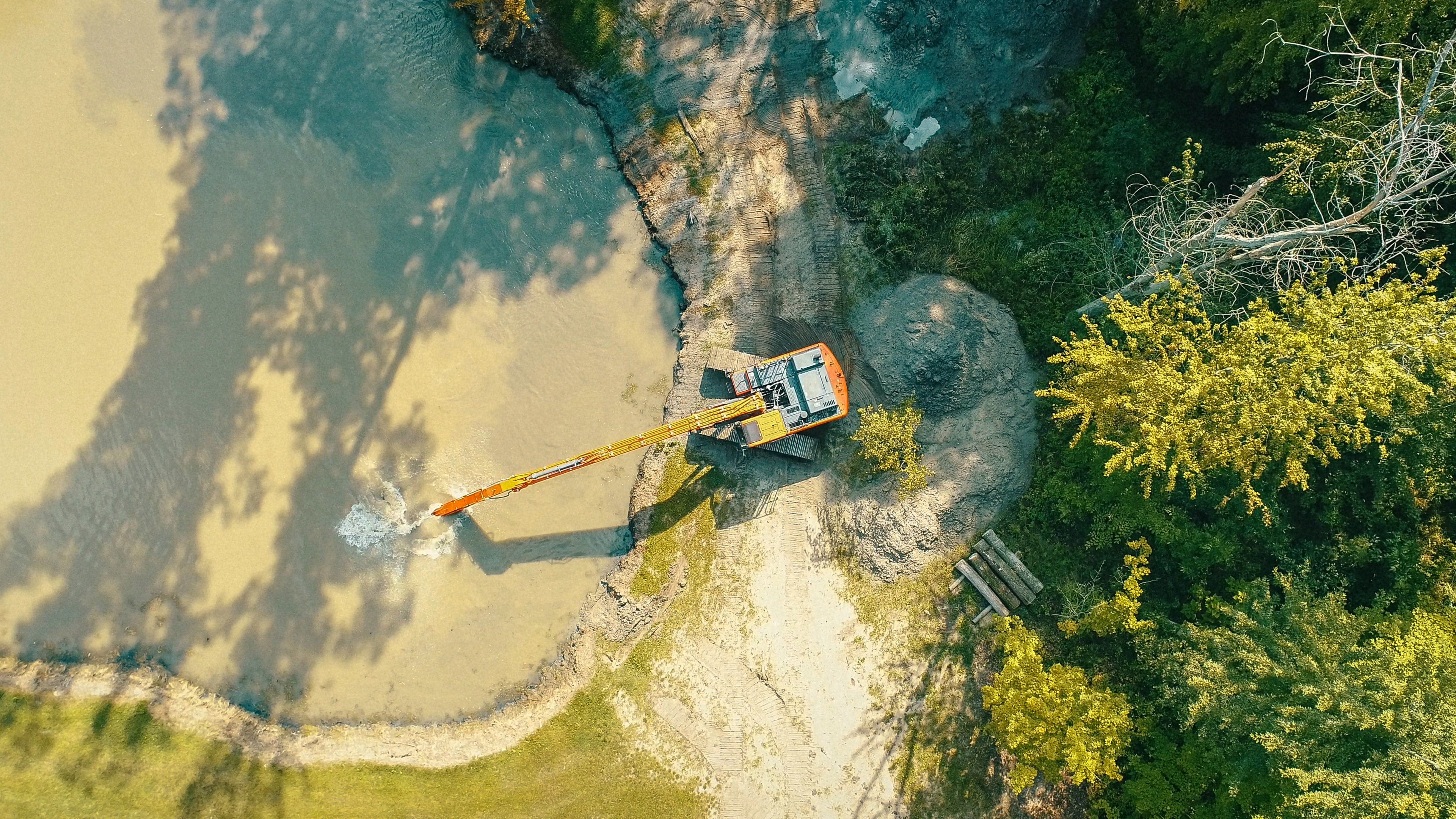 Develon DX300LC-5 Super Long Reach - Rental