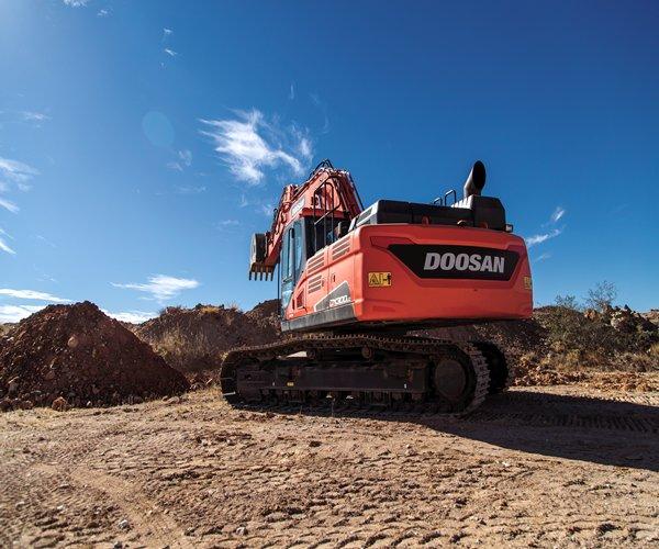 Develon DX300LC-5 - Rental