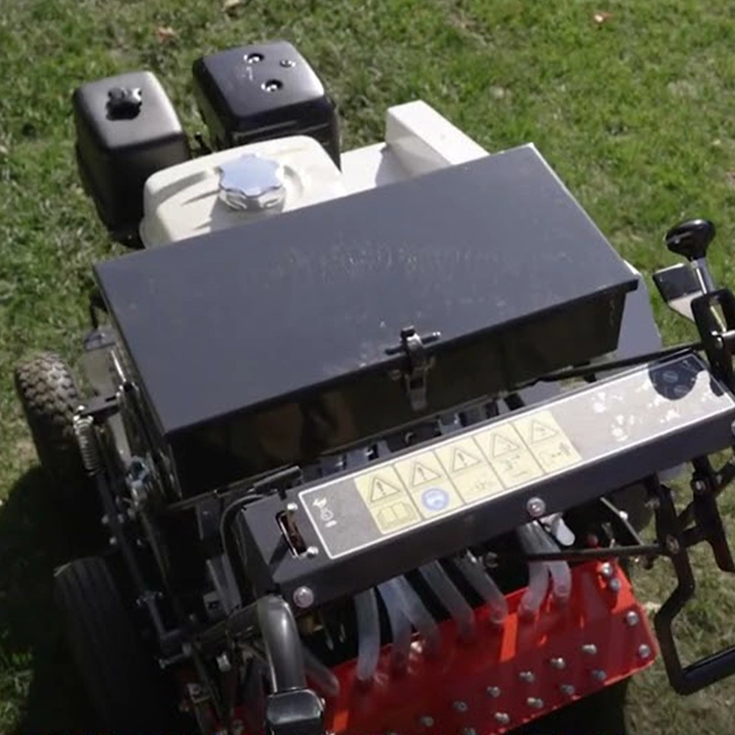 DT20 Dethatcher & Overseeder | Bobcat