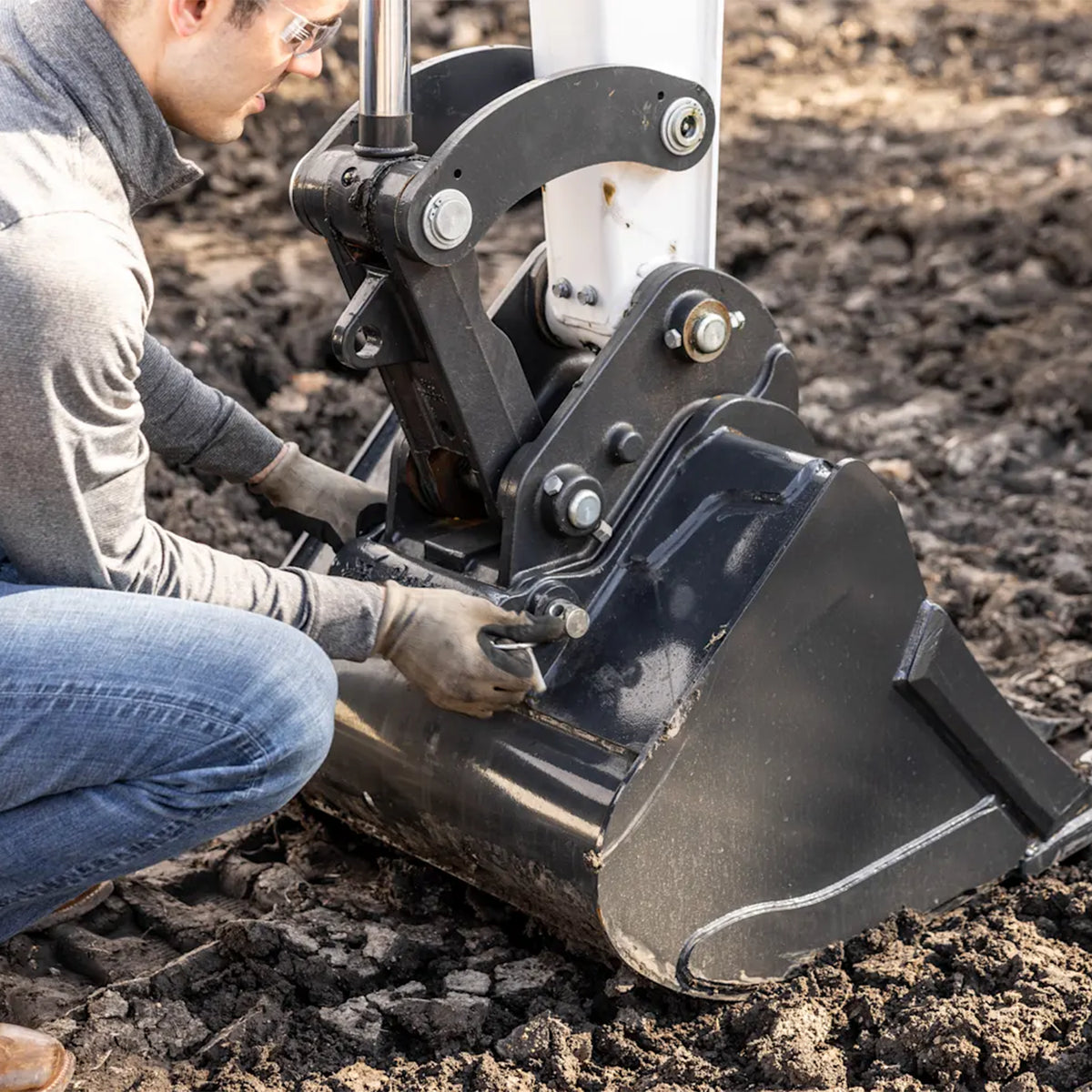 Mechanical X-Change Coupler | Bobcat