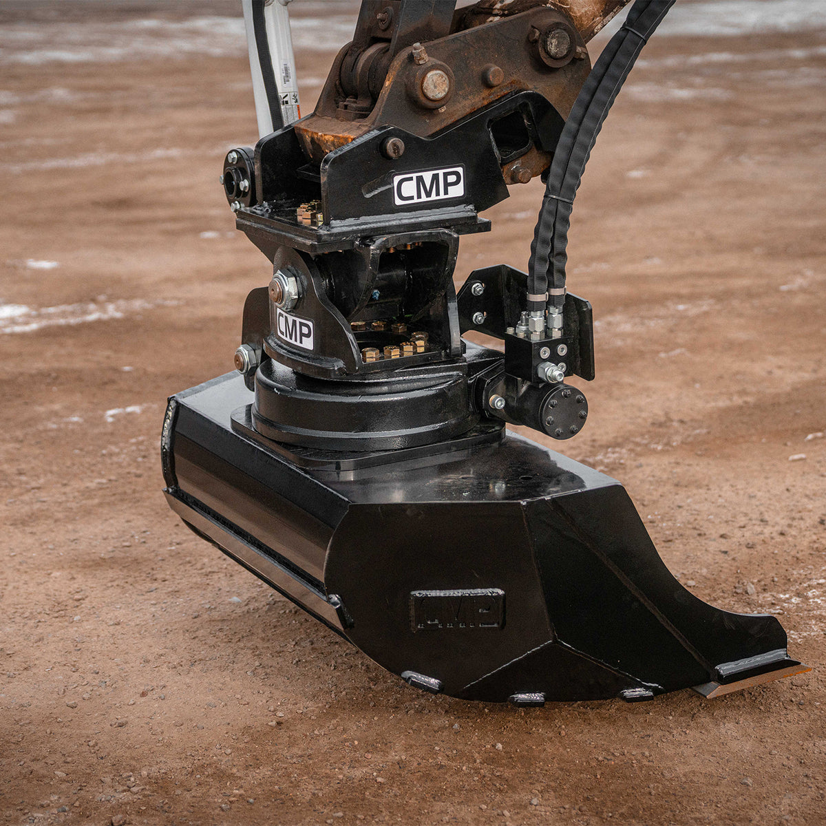 Tilt/Rotate Bucket | CMP Attachments
