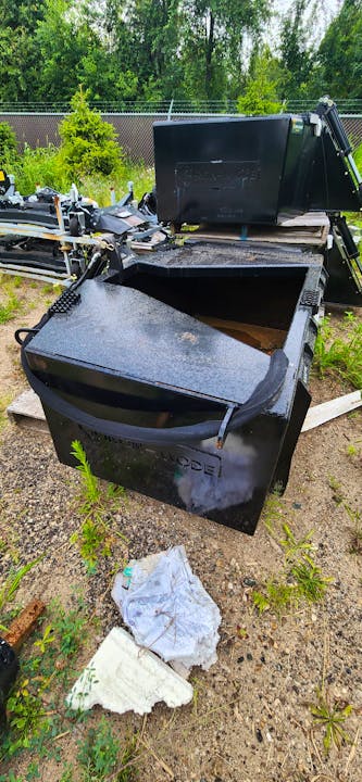 Dispensing Bucket | Blue Diamond - Stock Image 3