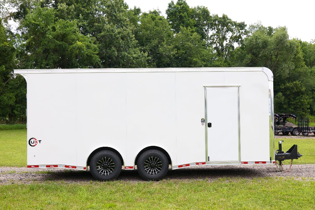UXT 8.5X20 ENCLOSED - 82200