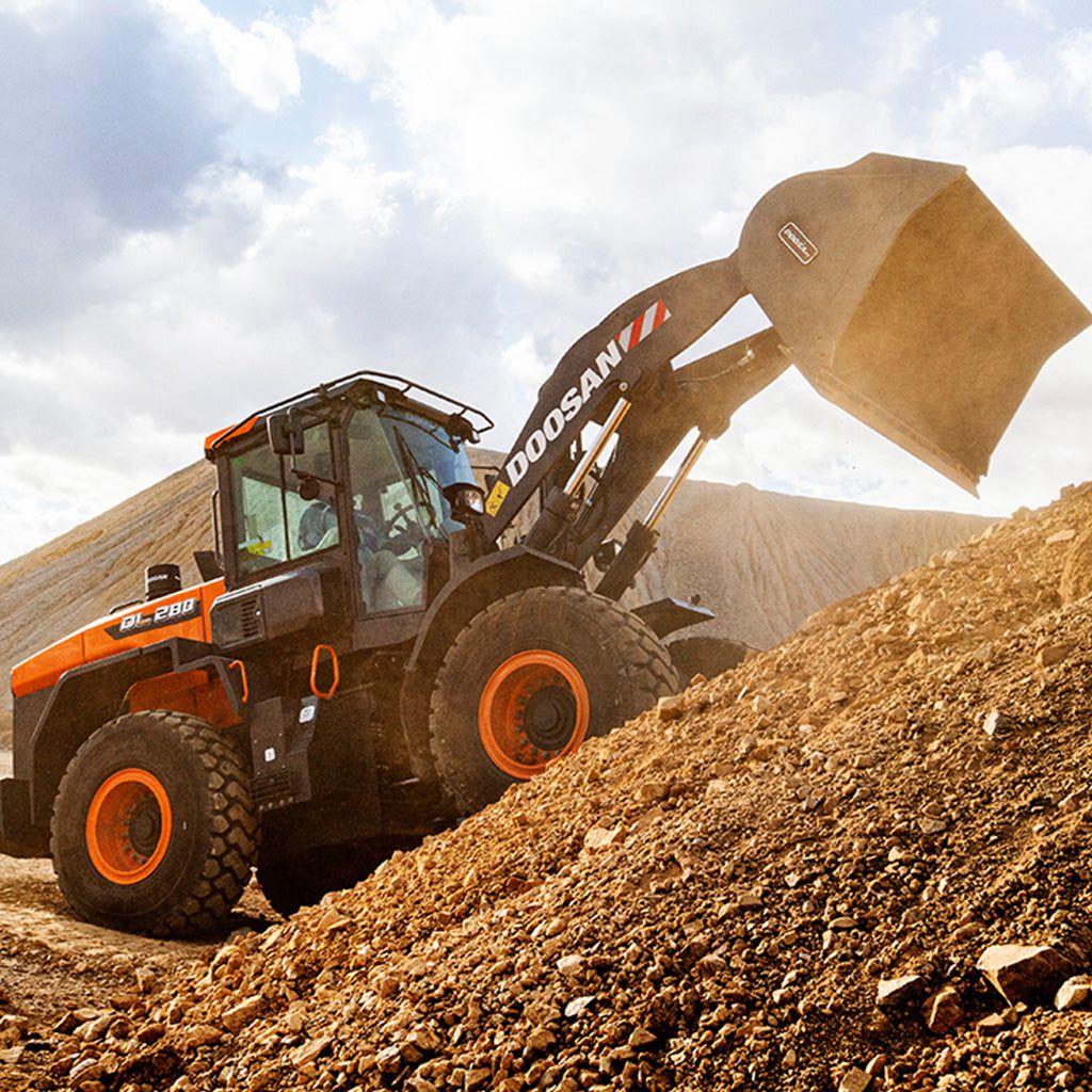 Develon DL280 Wheel Loader Rental 3.5 YD Loader